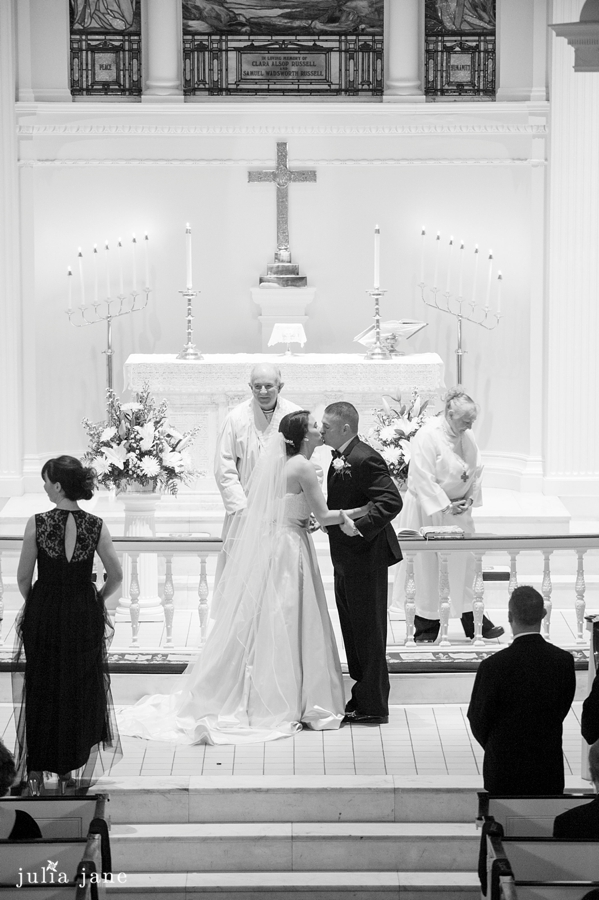 church wedding in danbury by Connecticut Wedding Photographer Julia Jane Studios, www.juliajanestudios.com 